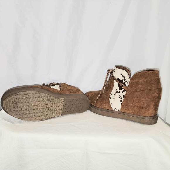 Western Faux Suede Brown and Cream Ankle Boots with Cow Print - Picture 7 of 11